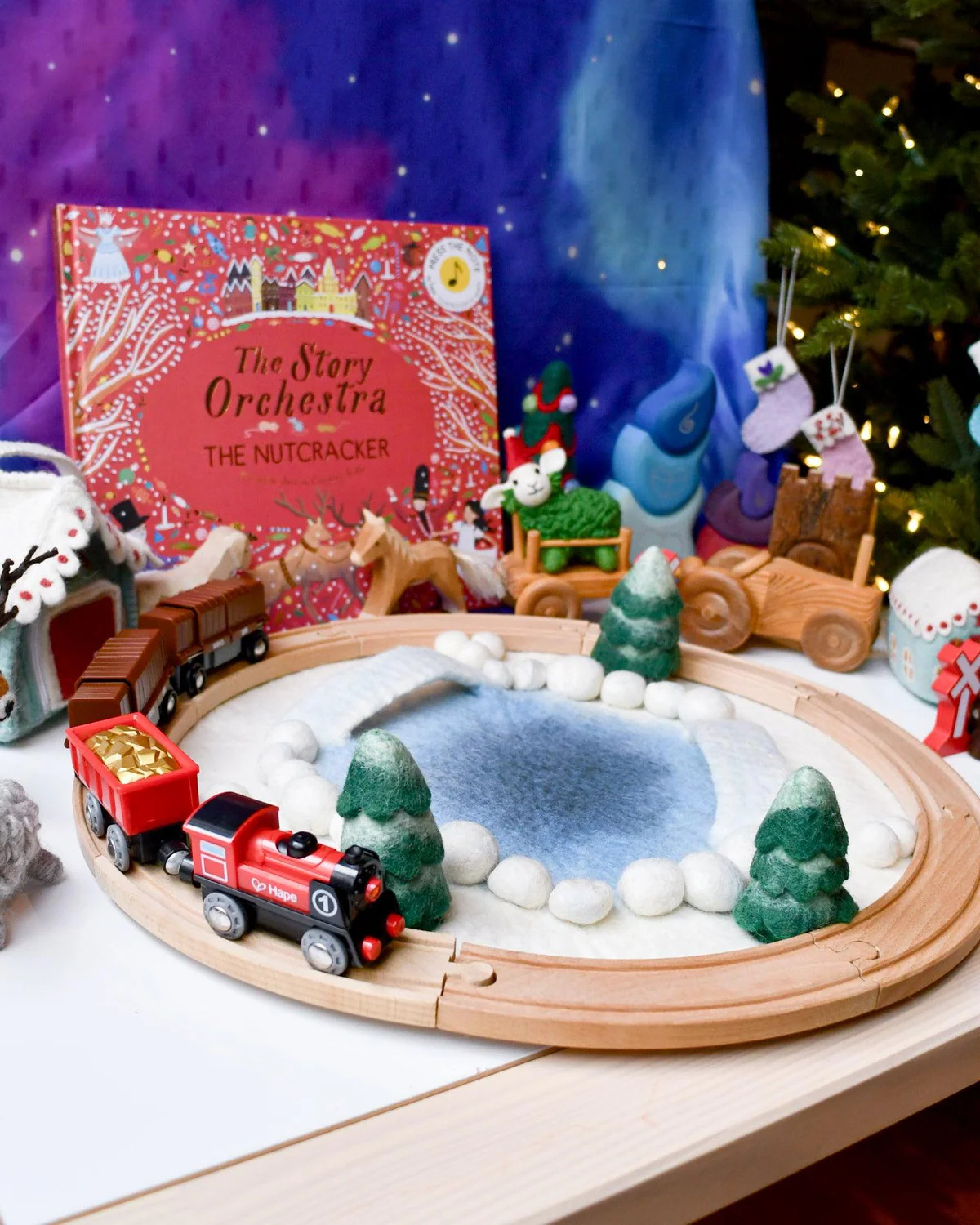 Tara Treasure | 羊毛氈手工玩具-雪地溜冰場遊戲墊