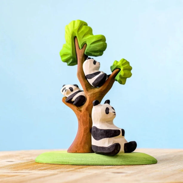 Bumbu Toys | 羅馬尼亞場景與動物木玩-熊貓家族與樹木組