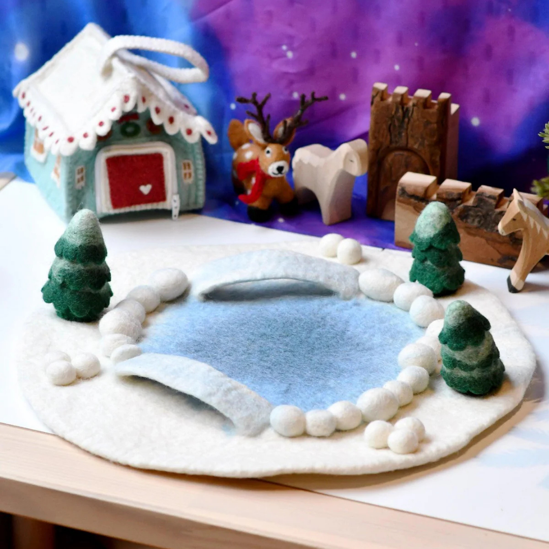 Tara Treasure | 羊毛氈手工玩具-雪地溜冰場遊戲墊