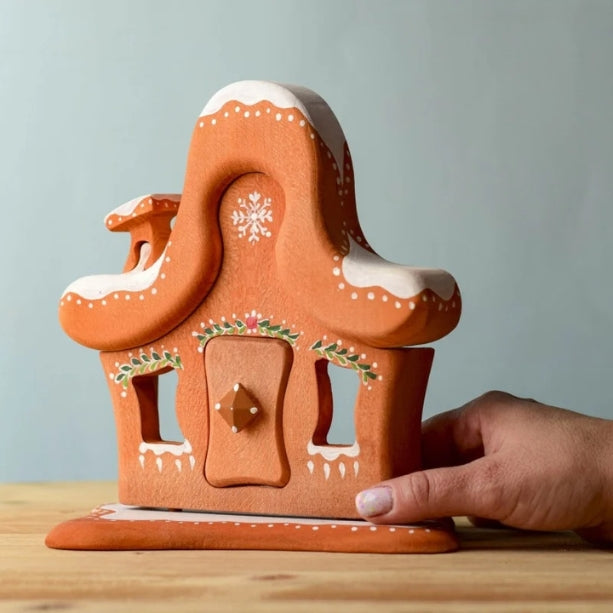 Bumbu Toys | 羅馬尼亞場景與動物木玩- 雪景中的薑餅屋