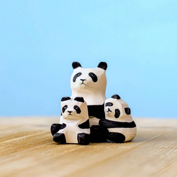 Bumbu Toys | 羅馬尼亞場景與動物木玩-熊貓家族與樹木組