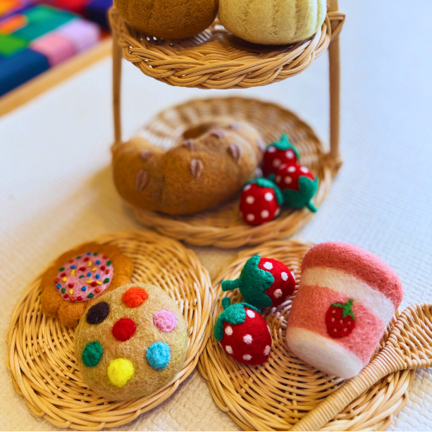 Tara Treasure | 羊毛氈手工玩具-草莓可頌餐盒