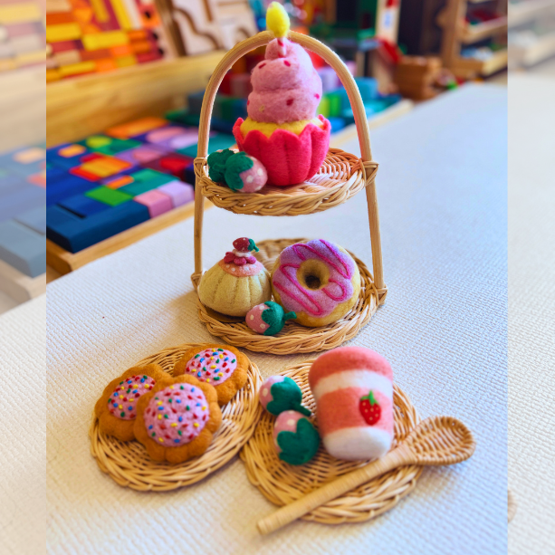 Tara Treasure | 羊毛氈手工玩具-粉色草莓餐盒