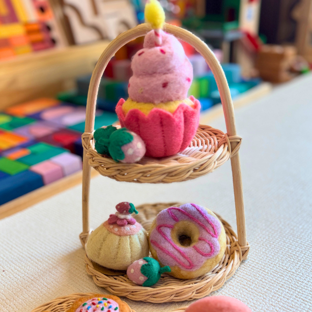 Tara Treasure | 羊毛氈手工玩具-粉色草莓餐盒